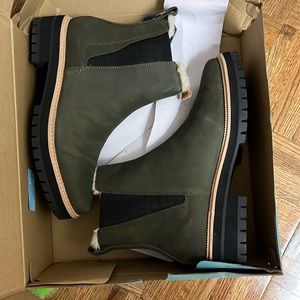 TOMS Dakota boots, 9